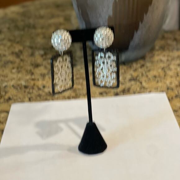 Earrings – filigree pattern black jet and silver rhinestones-play lightweight. - Picture 1 of 2